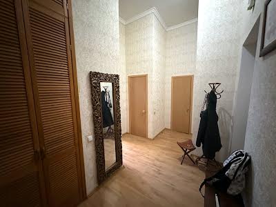 квартира за адресою Шовковична вул., 16-Б