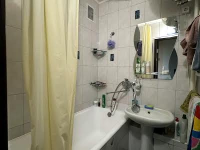квартира за адресою Прирічна вул., 6