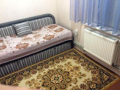 квартира за адресою щаслива, 12