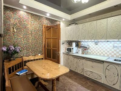 квартира по адресу Максютова ул., 16-А
