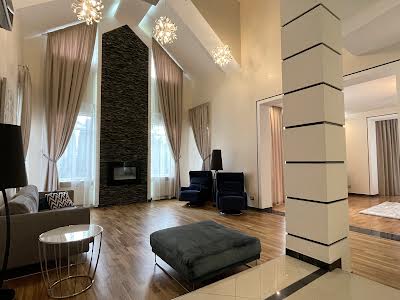 будинок за адресою смт. Козин, Київська