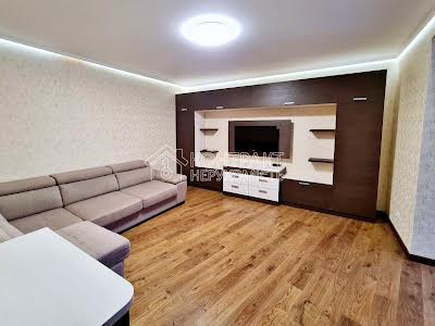 квартира по адресу Лебединская ул., 3