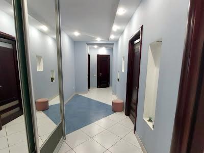 квартира за адресою Анни Ахматової вул., 31