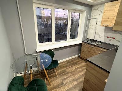 квартира за адресою Космічна вул., 5