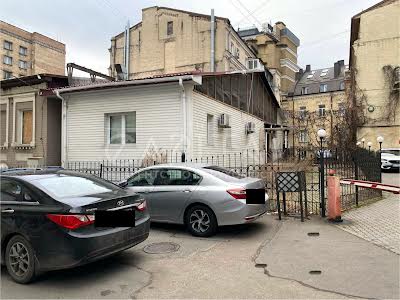 коммерческая по адресу Саксаганского ул., 38А