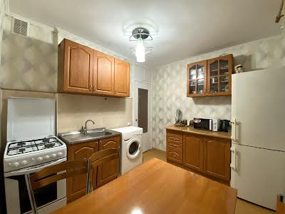 квартира за адресою Братиславська вул., 44 а
