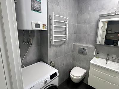 квартира по адресу Ревуцкого ул., 40-В