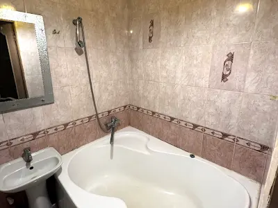 квартира за адресою Будівельників вул., 12
