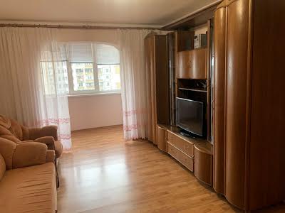 квартира за адресою Академіка Єфремова вул. (Командарма Уборевича), 27