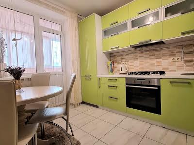 квартира за адресою Боголюбова вул., 10