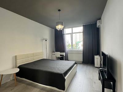 квартира за адресою Київ, Практична вул., 3