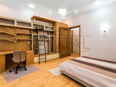 квартира по адресу Киев, Десятинная ул., 1/3