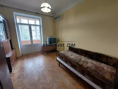 квартира за адресою Івана Світличного вул. (Петровського), 6