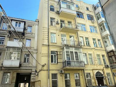 квартира за адресою Шота Руставелі вул., 33-Б