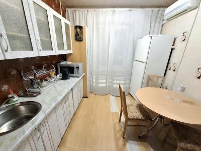 квартира по адресу Драгоманова ул., 25