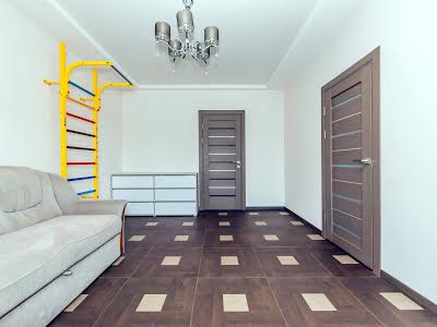 квартира за адресою Драгоманова вул., 25