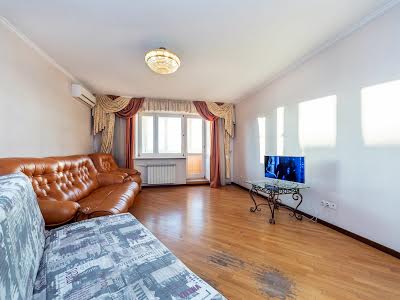 квартира по адресу Анны Ахматовой ул., 3