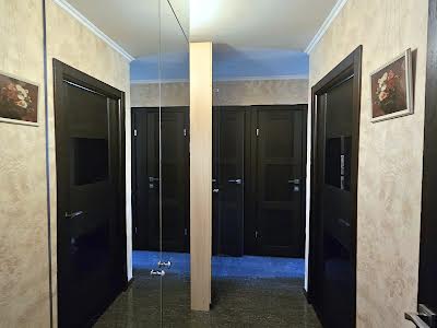 квартира за адресою Андрія Малишка вул., 3