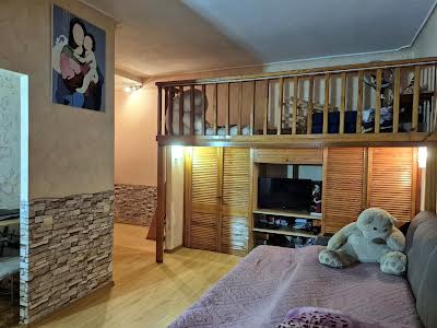 квартира за адресою Будівельників вул., 8