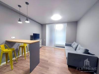 квартира за адресою Максимовича вул., 28д