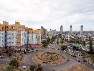 квартира за адресою Київ, Тичини Павла просп., 18Б