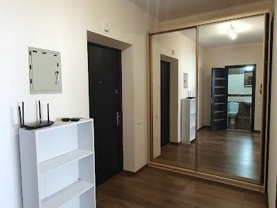 квартира за адресою Воскресенська вул., 18