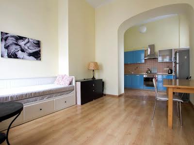 квартира за адресою Рейтарська вул., 25