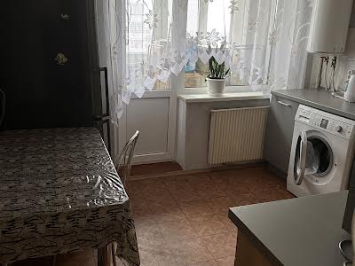 квартира за адресою Митрополита Василя Липківського вул. (Урицького), 32