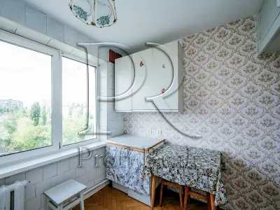 квартира за адресою Зодчих вул., 4