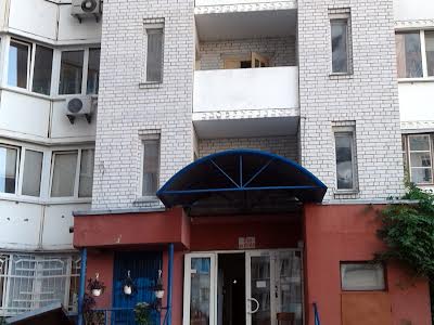 квартира за адресою Прилужна вул., 4/15