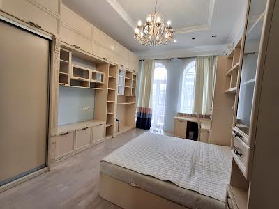 квартира по адресу Киев, Богдана Хмельницкого ул., 30/10