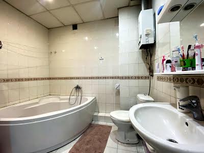 квартира за адресою Велика Васильківська вул. (Червоноармійська), 71/6