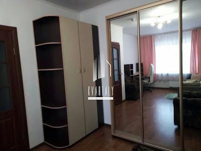 квартира за адресою Софії Русової вул., 7