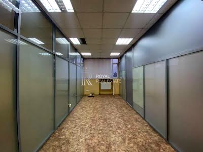 комерційна за адресою Біличанська вул., 44а