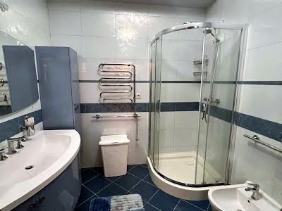 квартира за адресою Євгена Коновальця вул. (Щорса), 32Б