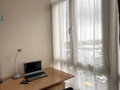 квартира за адресою с. Святопетрівське, Лесі Українки бульв., 2б