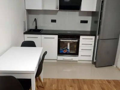 квартира за адресою Салютна вул., 2