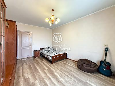 квартира за адресою Вишняківська вул., 13б