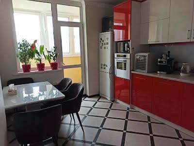 квартира за адресою Драгоманова вул., 2-Б