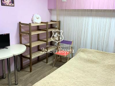 комерційна за адресою Рибальська вул., 13