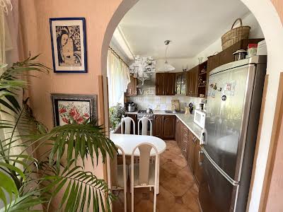 квартира за адресою Михайла Стельмаха вул., 6