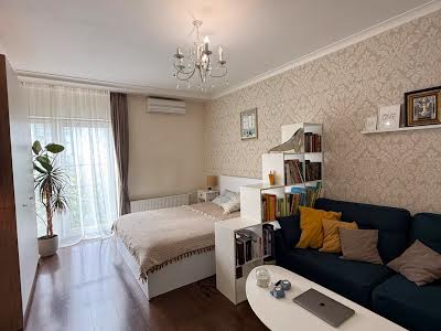 квартира за адресою Регенераторна вул., 4