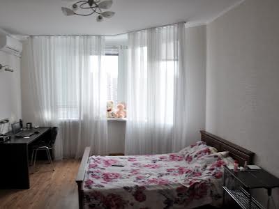 квартира за адресою Олени Пчілки вул., 2