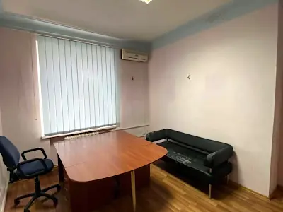 комерційна за адресою Київ, Гарматна вул., 33/1