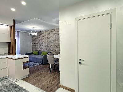 квартира за адресою Дніпровська набережна вул., 18-Б