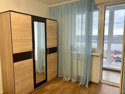 квартира по адресу Ревуцкого ул., 40-Г