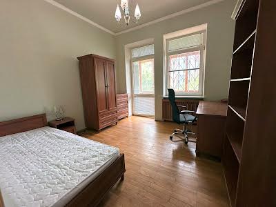 квартира за адресою Обсерваторна вул., 10
