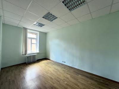 комерційна за адресою Богдана Хмельницького вул., 3