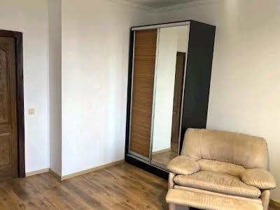квартира за адресою Феодосійський пров., 12