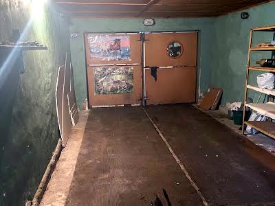 дом по адресу Патріарха Володимира Романюка ул. (Жовтнева), 9